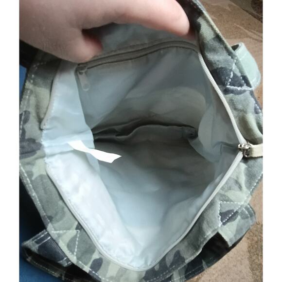 Canvas Green/ Green Camo Accent Multi-pocket Lined Cotton Tote Bag - Picture 3 of 8